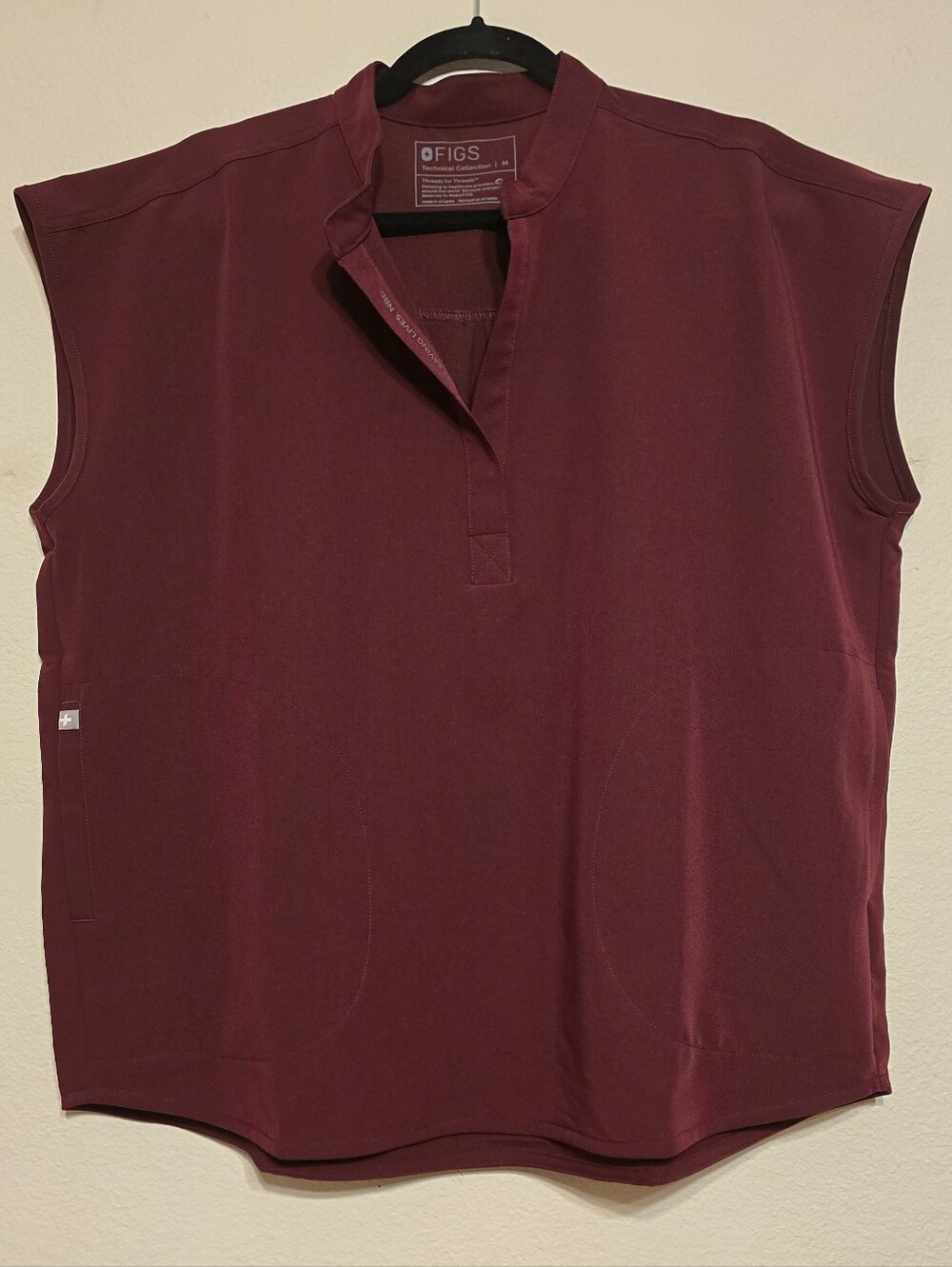 FIGS Rafaela Oversized Scrub Top - Burgundy - Size M (Style WXXSW1003)